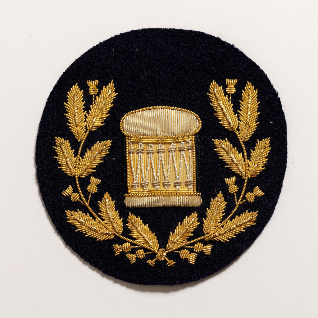 Arm Drum Badge in Wreath (Gold) (4334332018760)