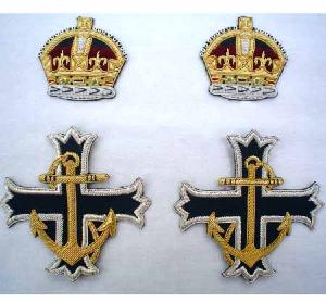 Royal Naval Chaplainï¿½s Scarf Badge with King's Crown (4344137744456)