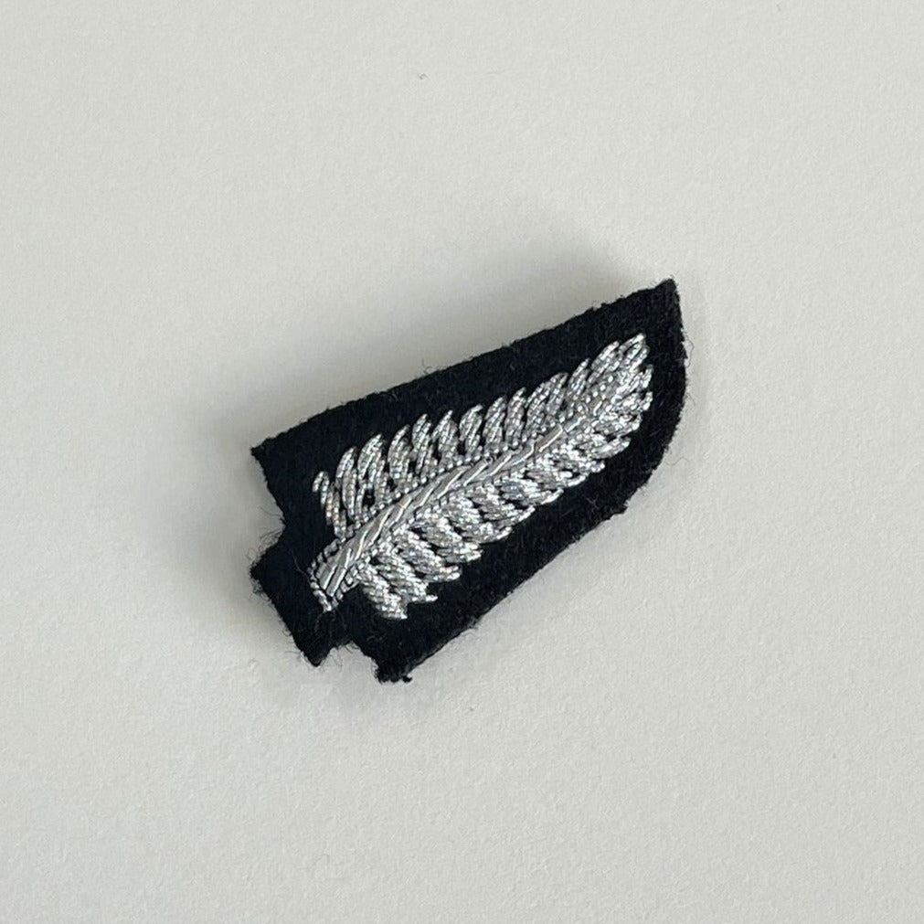 Wessex Yeomanry Wiltshire Yeomanry Fern shoulder badge (6254190330035)